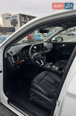 Внедорожник / Кроссовер Audi Q5 2016 в 