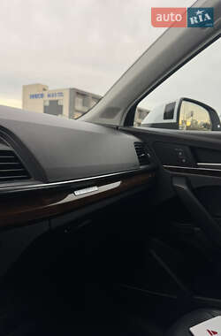 Внедорожник / Кроссовер Audi Q5 2016 в 