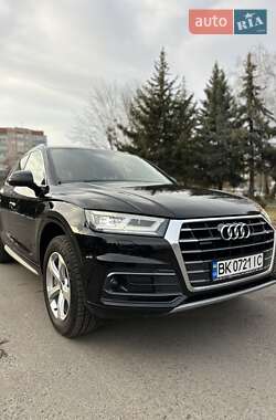 Позашляховик / Кросовер Audi Q5 2017 в Рівному