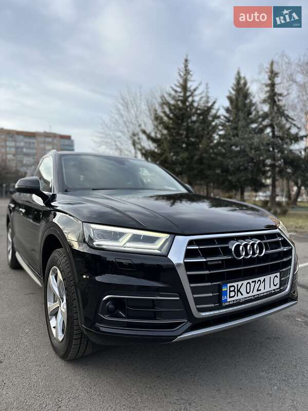 Позашляховик / Кросовер Audi Q5 2017 в Рівному