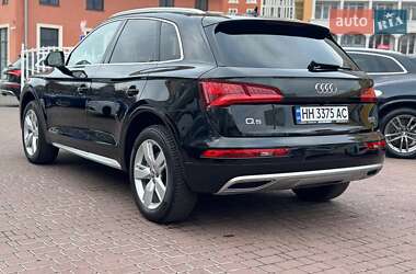 Позашляховик / Кросовер Audi Q5 2017 в 