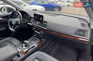 Позашляховик / Кросовер Audi Q5 2017 в 