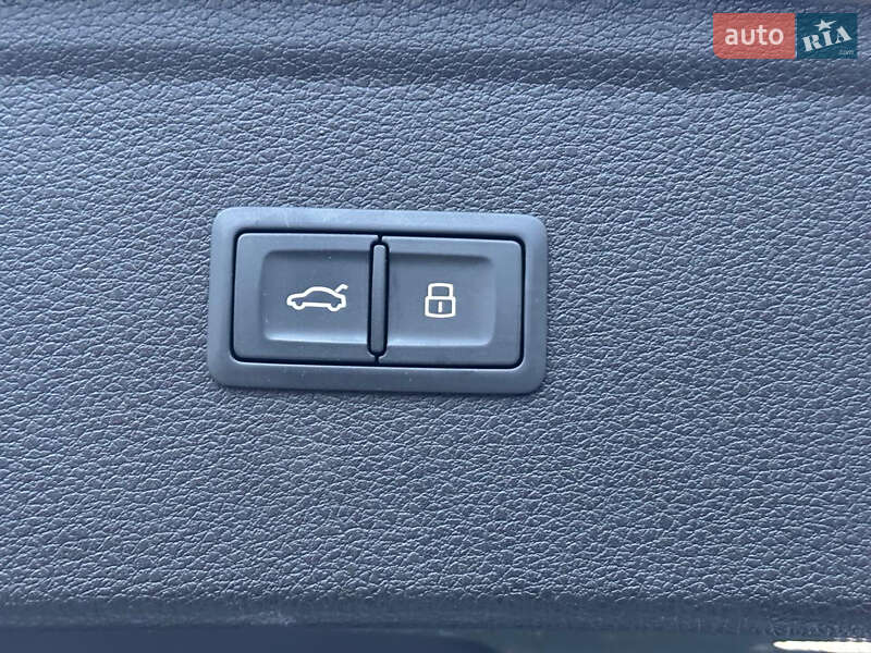 Внедорожник / Кроссовер Audi Q5 2022 в Одессе