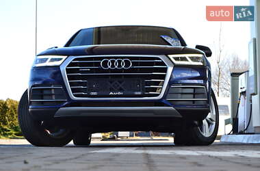 Внедорожник / Кроссовер Audi Q5 2017 в 