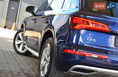 Внедорожник / Кроссовер Audi Q5 2017 в 