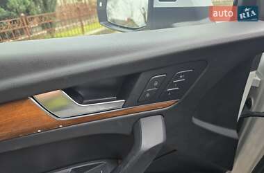 Внедорожник / Кроссовер Audi Q5 2021 в 