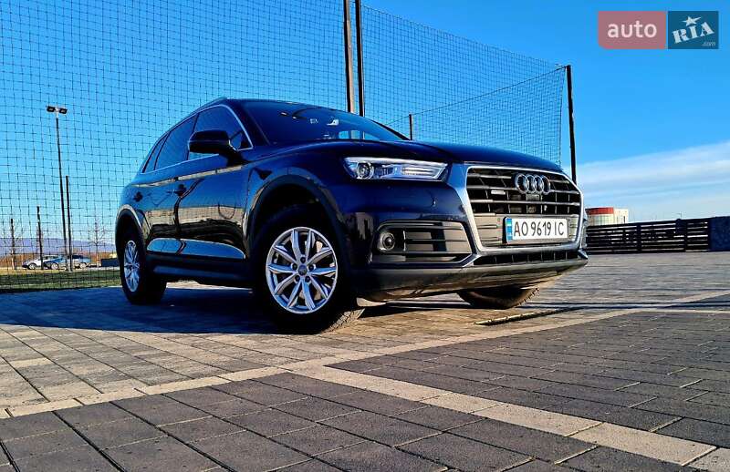 Внедорожник / Кроссовер Audi Q5 2019 в Ужгороде