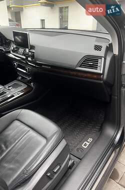 Внедорожник / Кроссовер Audi Q5 2018 в 