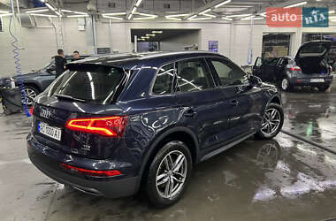 Внедорожник / Кроссовер Audi Q5 2018 в 
