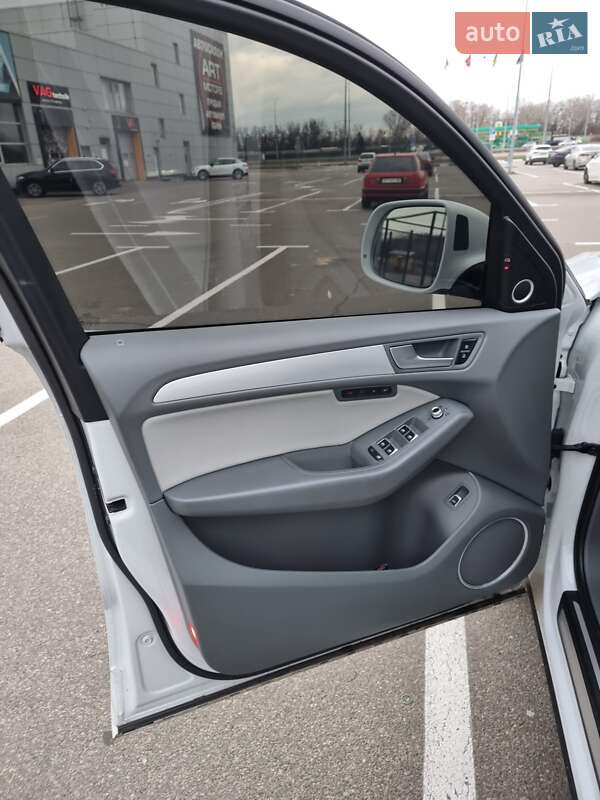 Внедорожник / Кроссовер Audi Q5 2015 в Киеве