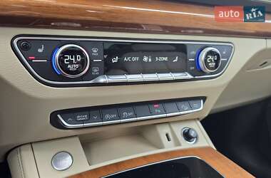 Позашляховик / Кросовер Audi Q5 2021 в 