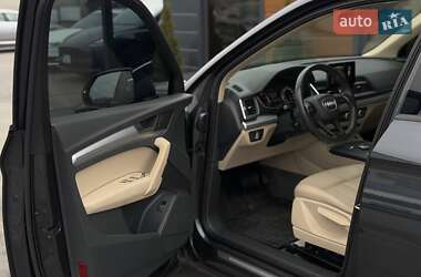 Внедорожник / Кроссовер Audi Q5 2018 в 