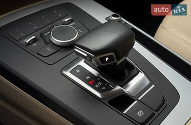 Внедорожник / Кроссовер Audi Q5 2018 в 