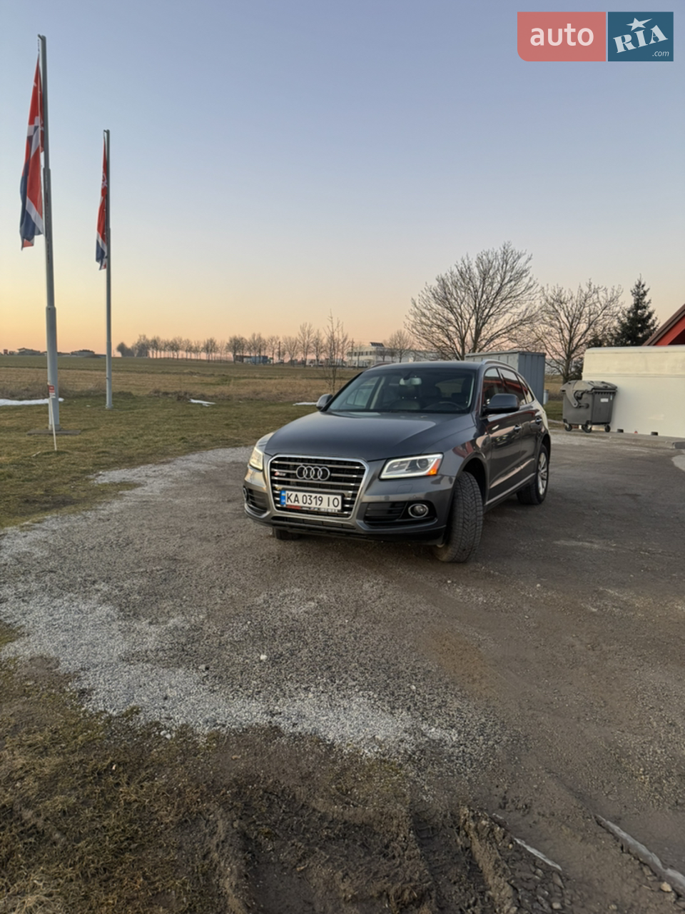 Перший власник в Україні, приганяв для себе, були незначні пошкодження, стала на регістрацію на початку 23 року з пробігом 155, заміна всих масел та фільтрів було вчасно, знаходиться зараз в Чехії, прижену до кордону 