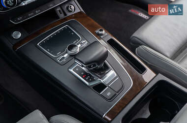 Внедорожник / Кроссовер Audi Q5 2018 в 