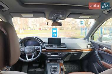 Внедорожник / Кроссовер Audi Q5 2017 в 