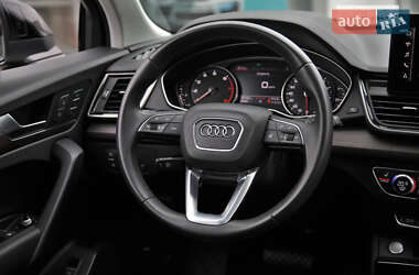 Позашляховик / Кросовер Audi Q5 2021 в 