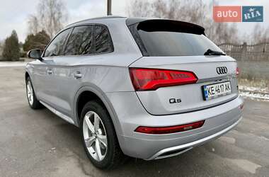 Позашляховик / Кросовер Audi Q5 2018 в 