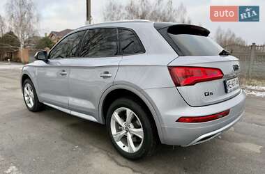 Позашляховик / Кросовер Audi Q5 2018 в 