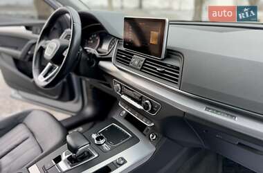 Позашляховик / Кросовер Audi Q5 2018 в 