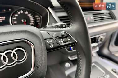 Позашляховик / Кросовер Audi Q5 2018 в 