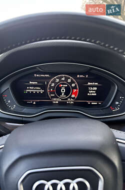 Внедорожник / Кроссовер Audi Q5 2018 в 