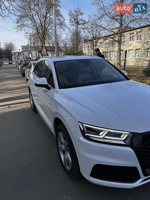 Внедорожник / Кроссовер Audi Q5 2018 в Львове