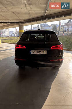 Внедорожник / Кроссовер Audi Q5 2017 в 