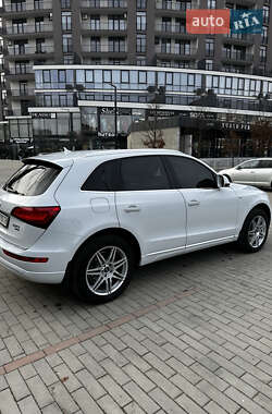 Позашляховик / Кросовер Audi Q5 2016 в 