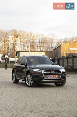 Внедорожник / Кроссовер Audi Q5 2018 в 