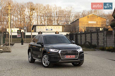 Внедорожник / Кроссовер Audi Q5 2018 в 