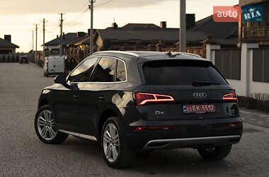 Внедорожник / Кроссовер Audi Q5 2018 в 