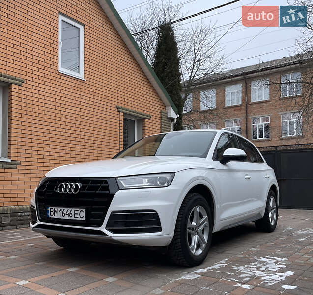 Внедорожник / Кроссовер Audi Q5 2017 в Ромнах