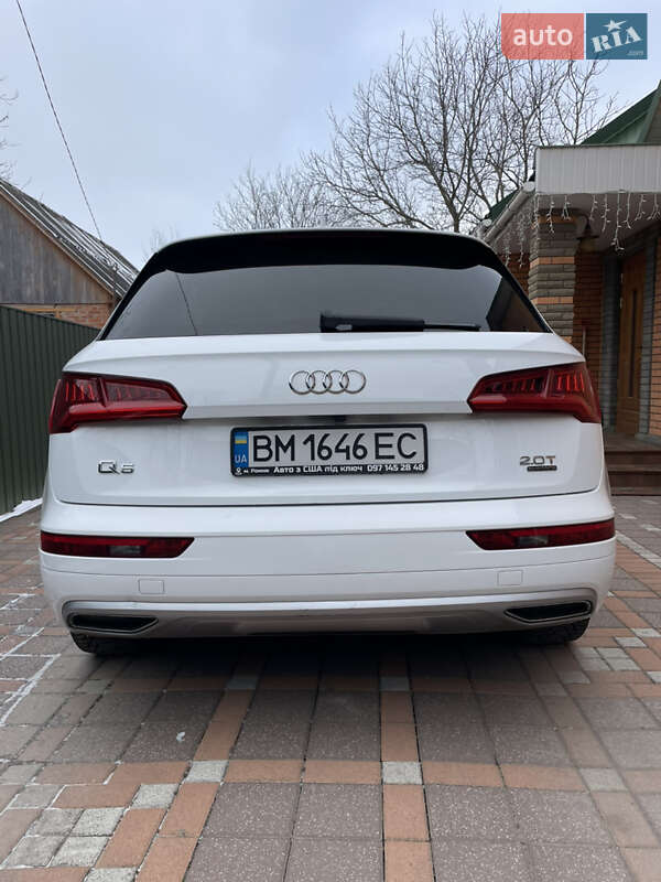 Внедорожник / Кроссовер Audi Q5 2017 в Ромнах