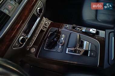 Позашляховик / Кросовер Audi Q5 2018 в 