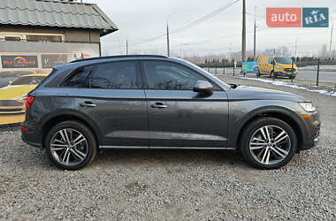 Внедорожник / Кроссовер Audi Q5 2017 в 