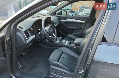 Внедорожник / Кроссовер Audi Q5 2017 в 