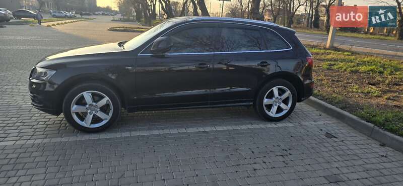 Внедорожник / Кроссовер Audi Q5 2011 в Одессе
