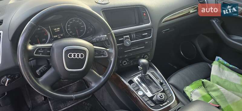 Внедорожник / Кроссовер Audi Q5 2011 в Одессе