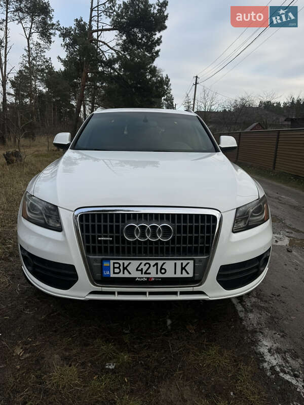 Внедорожник / Кроссовер Audi Q5 2011 в 