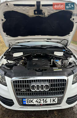 Внедорожник / Кроссовер Audi Q5 2011 в 