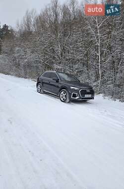 Внедорожник / Кроссовер Audi Q5 2021 в Прилуках