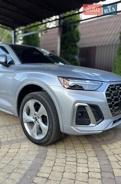 Внедорожник / Кроссовер Audi Q5 2022 в 
