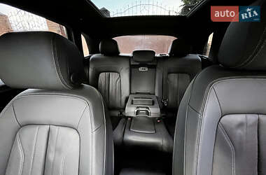 Внедорожник / Кроссовер Audi Q5 2022 в 
