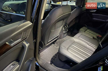 Внедорожник / Кроссовер Audi Q5 2018 в 