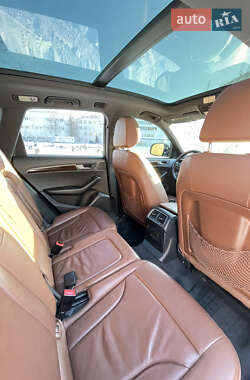 Внедорожник / Кроссовер Audi Q5 2011 в 