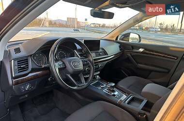 Внедорожник / Кроссовер Audi Q5 2017 в 