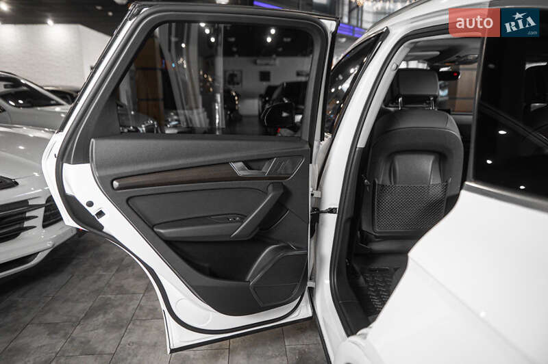 Внедорожник / Кроссовер Audi Q5 2021 в Одессе