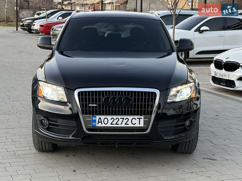 Внедорожник / Кроссовер Audi Q5 2011 в Ужгороде