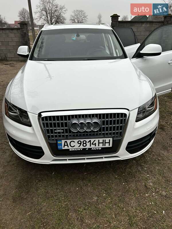 Внедорожник / Кроссовер Audi Q5 2012 в 